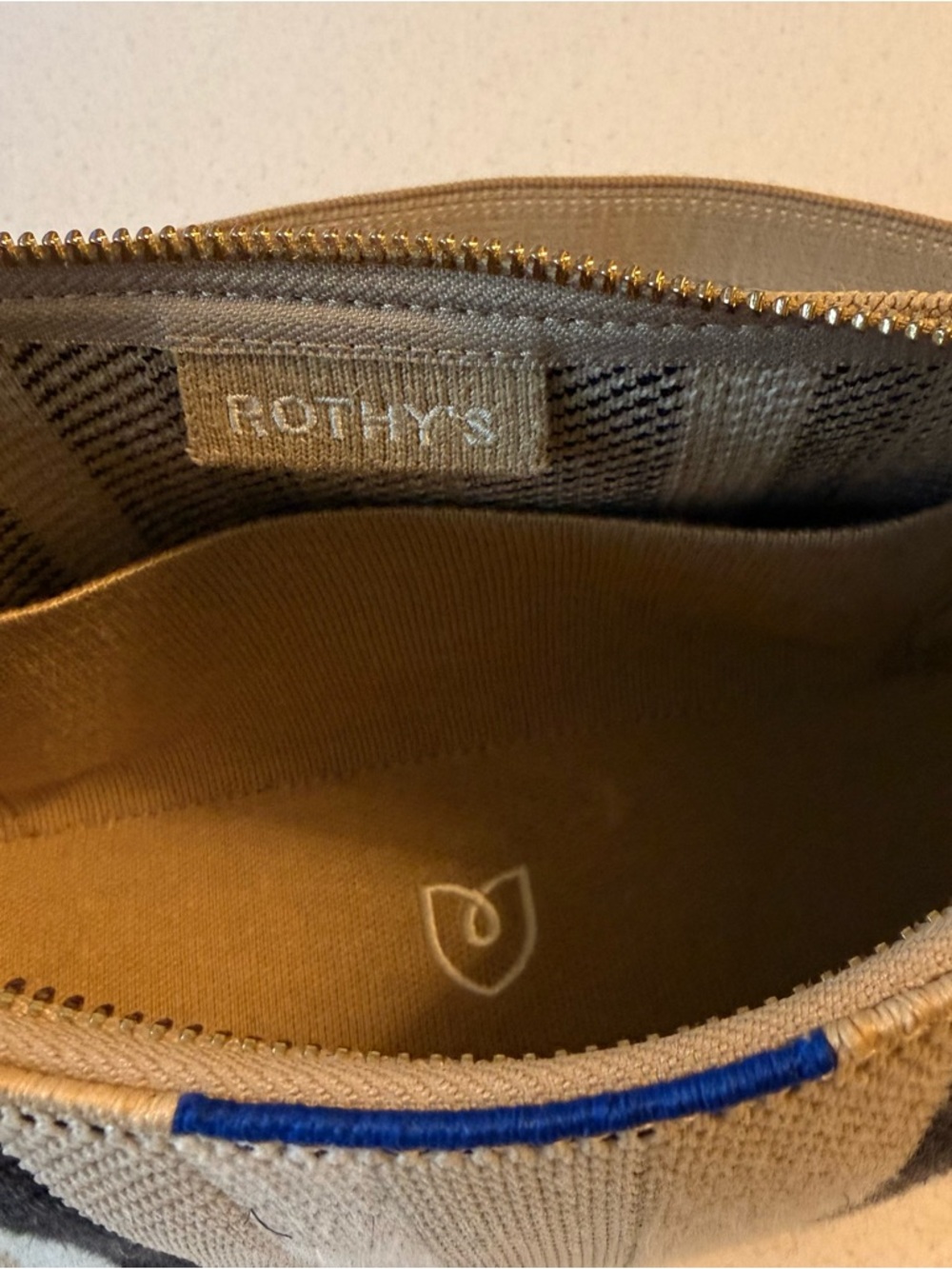 Rothy’s Striped Tan/Black/White Crossbody with Blue Accent Trim - Picture 4 of 5